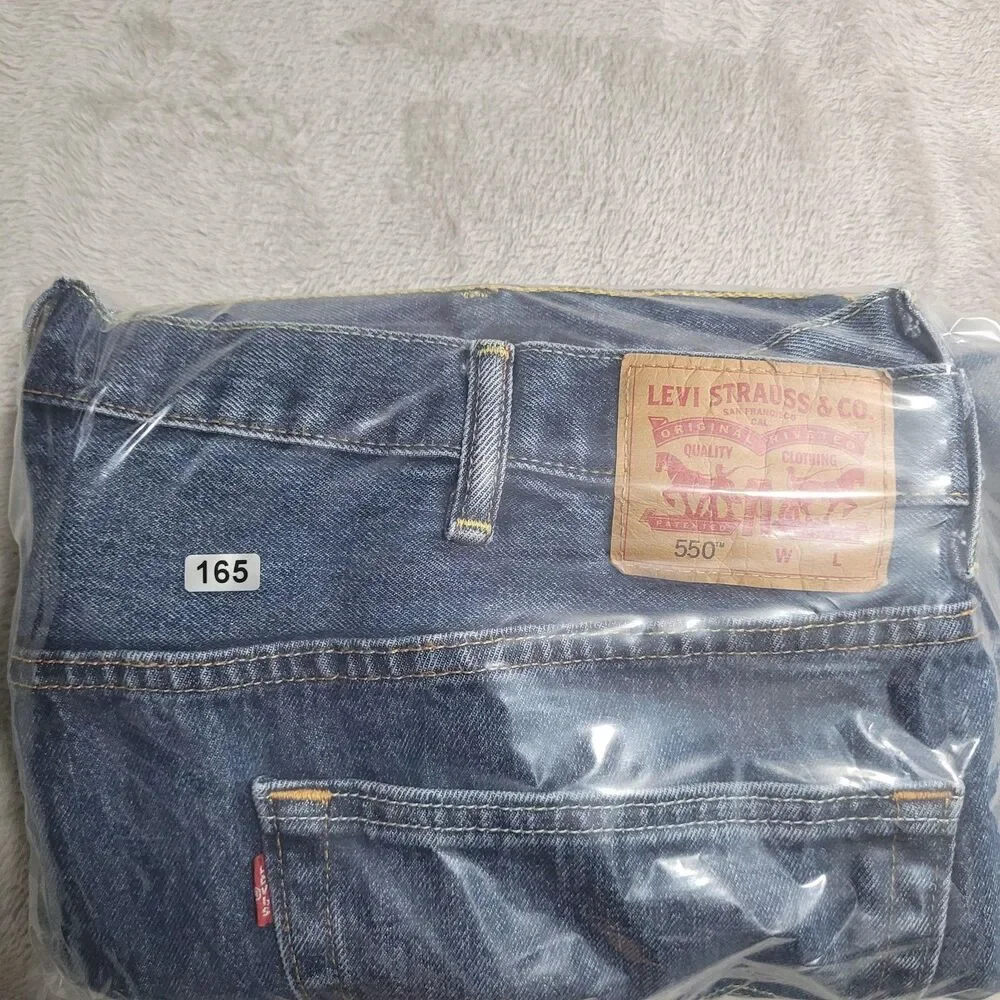 Levi's 550 Jeans Mens 46x32 Blue Med Wash Relaxed Tapered Zip Fly Denim Cotton